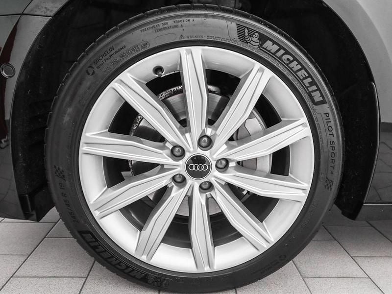 Gebraucht Audi A6 Sport 265 PS (194 kW) 2022 Mythosschwarz metallic Kombi