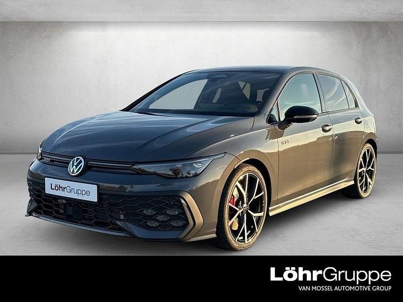 Neu VW Golf VIII GTI 265 PS (194 kW) 2025 Delfingrau metallic Limousine