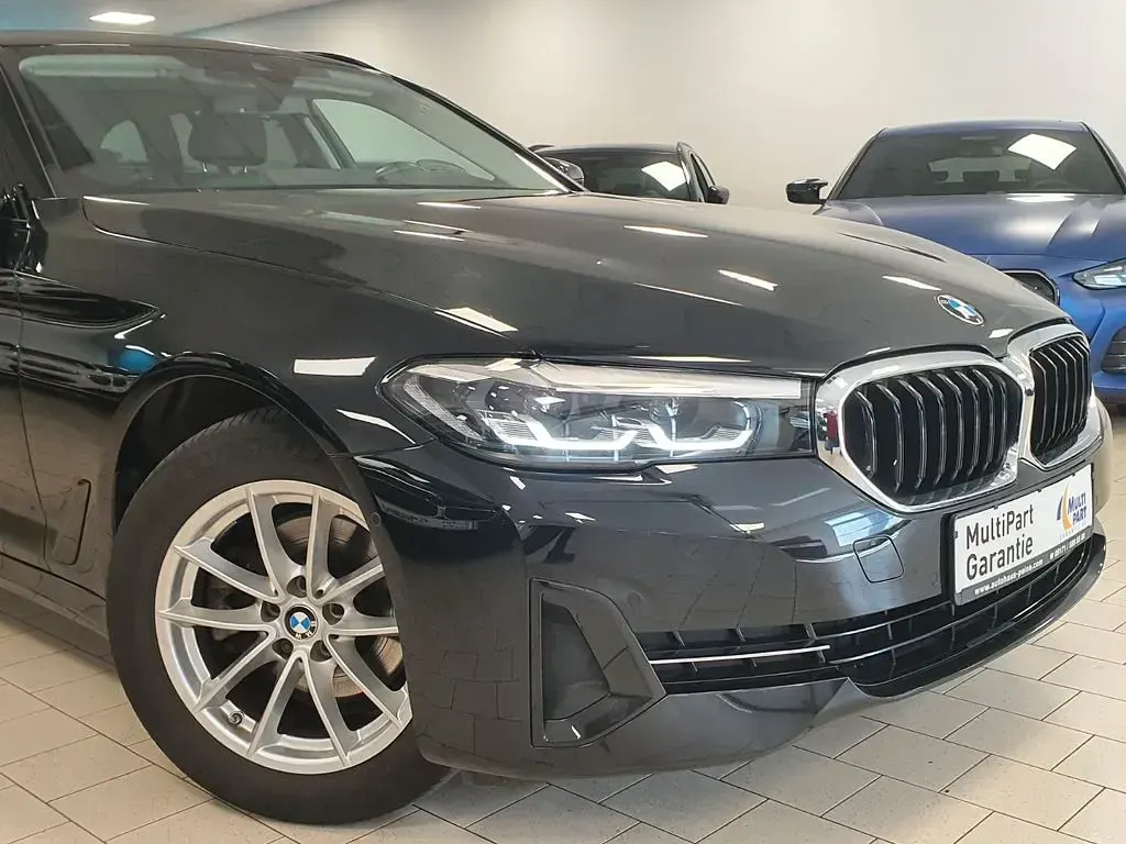 Gebraucht BMW 520 Performance 190 PS (139 kW) 2022 Schwarz Limousine