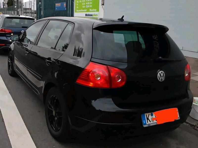 Schwarz Gebraucht 2005 VW Golf V Kleinwagen | 2.000 € - Bild 1/4