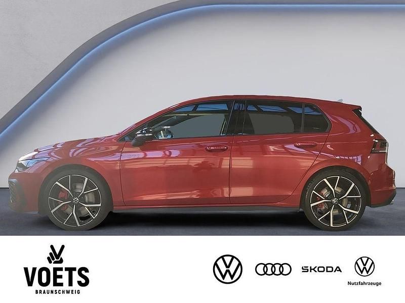 Gebraucht VW Golf VIII GTI 265 PS (194 kW) 2025 Kings red metallic schwarz Limousine