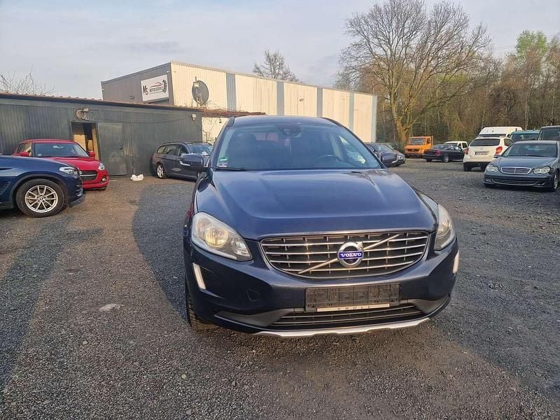 Gebraucht Volvo XC60 Momentum 181 PS (133 kW) 2014 Caspian blue / metallic SUV