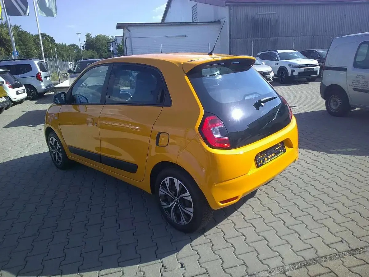 Gebraucht Renault Twingo Zen 65 PS (47 kW) 2021 Mangogelb Kleinwagen