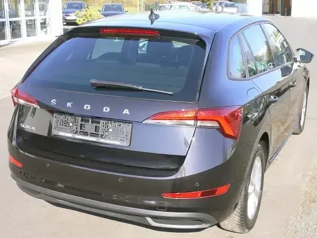 Gebraucht Skoda Scala Tour 150 PS (110 kW) 2023 Schwarz Kleinwagen
