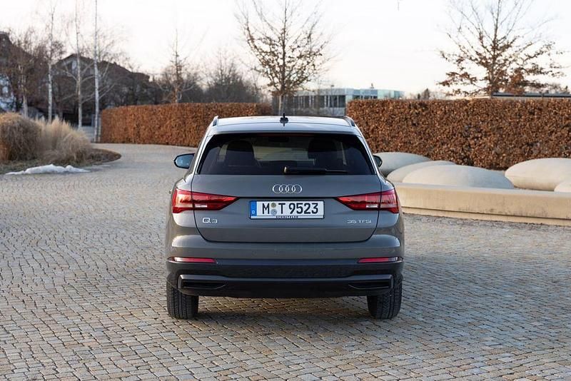 Gebraucht Audi Q3 Advanced 150 PS (110 kW) 2022 Chronosgrau metallic SUV