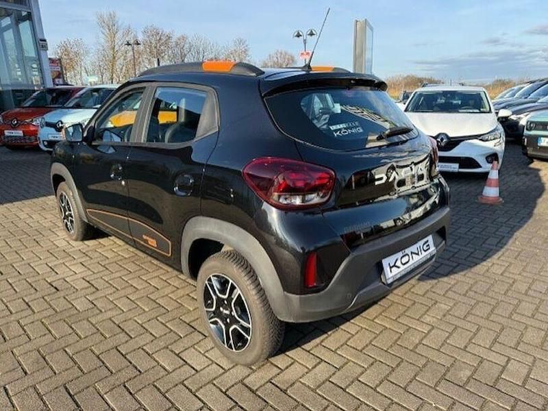 Gebraucht Dacia Spring Essentiel 33 kW (45 PS) 2023 Magmaschwarz Kleinwagen