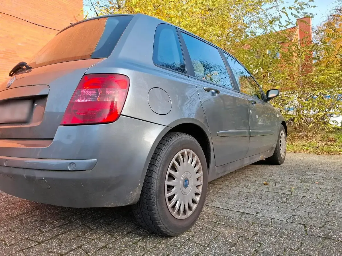 Gebraucht Fiat Stilo 2005 Grau Limousine
