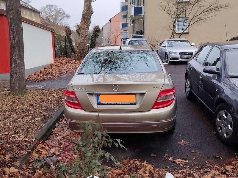 Gebraucht Mercedes C200 184 PS (135 kW) 2010 Gelb Limousine