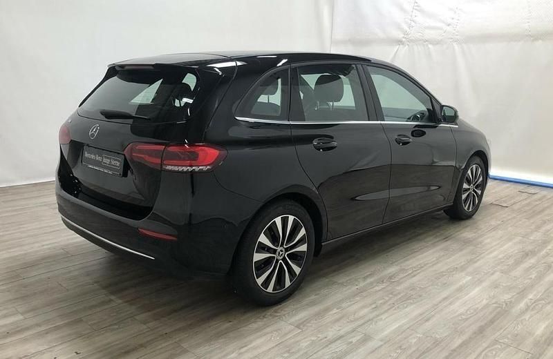 Gebraucht Mercedes B200 Style 163 PS (119 kW) 2021 Schwarz Van / Kleinbus
