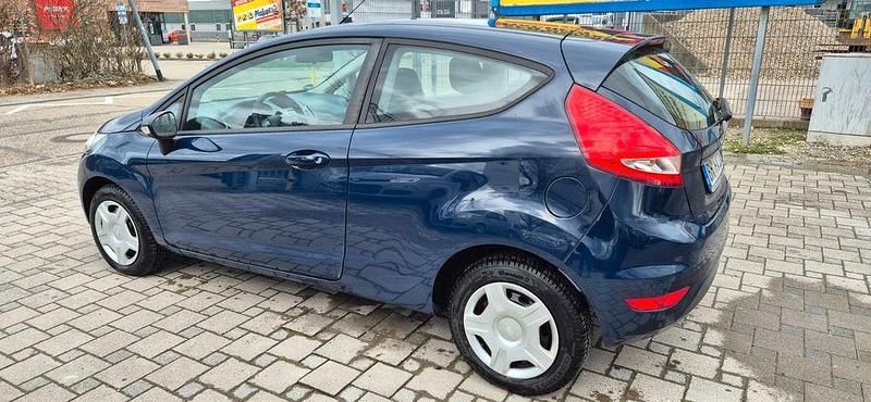 Gebraucht Ford Fiesta Trend 60 PS (44 kW) 2009 Blau Kleinwagen