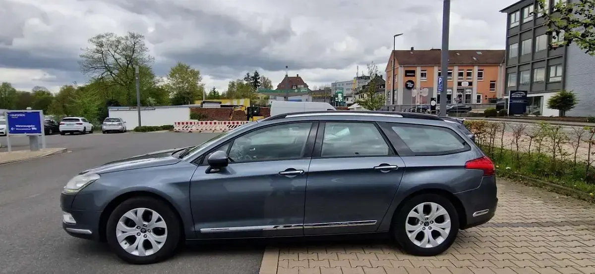 Gebraucht Citroën C5 Tendance 163 PS (119 kW) 2012 Lack grau thorium/metallic Kombi