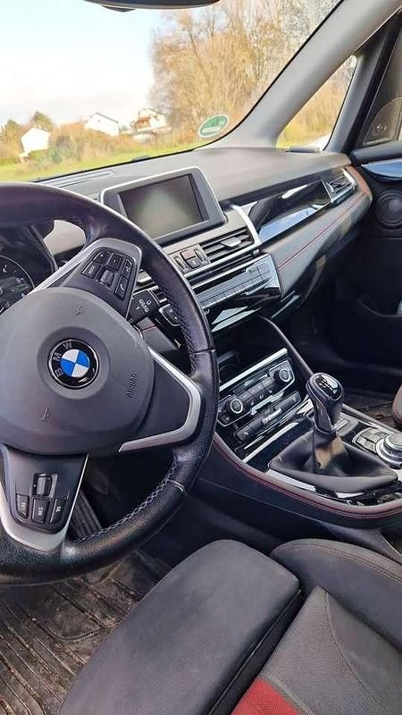 Gebraucht BMW 218 150 PS (110 kW) 2015 Silber Van / Kleinbus