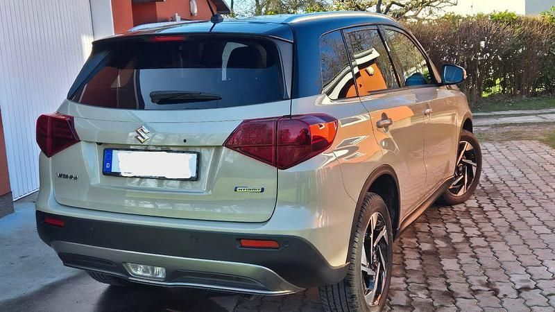 Gebraucht Suzuki Vitara Comfort+ 129 PS (94 kW) 2024 Beige SUV