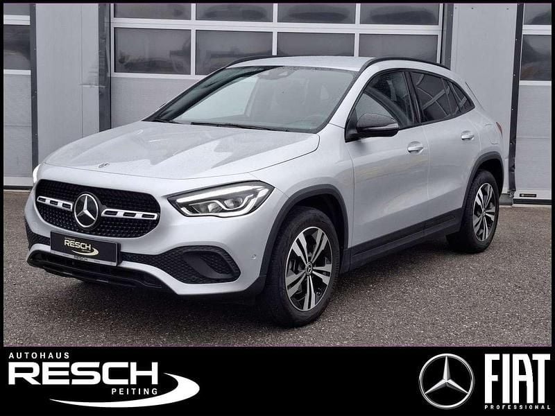 Silber Gebraucht 2022 Mercedes GLA200 Progressive SUV | 32.480 € (Guter Preis) - Bild 1/4