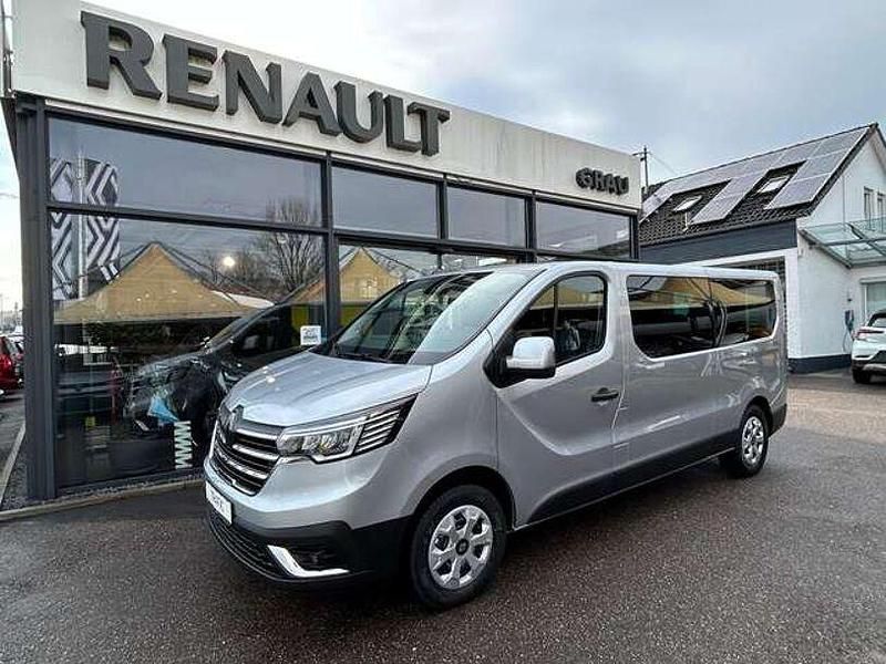 Grau Gebraucht 2025 Renault Trafic Equilibre Van | 40.990 € (Teuer) - Bild 1/4