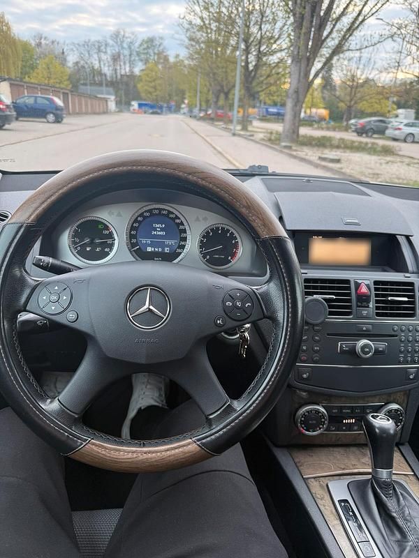 Gebraucht Mercedes C180 156 PS (114 kW) 2008 Silber Limousine