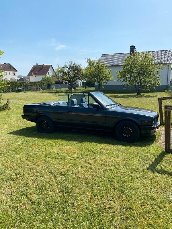 Gebraucht BMW 320 Cabriolet Basis 129 PS (94 kW) 1990 Schwarz Cabrio