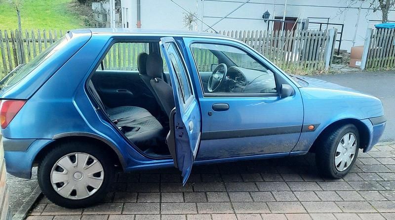 Gebraucht Ford Fiesta 60 PS (44 kW) 2000 Blau Kleinwagen