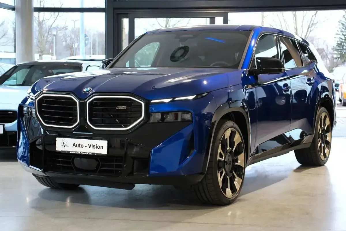 Używany BMW XM Performance 653 KM (480 kW) 2023 Niebieski SUV