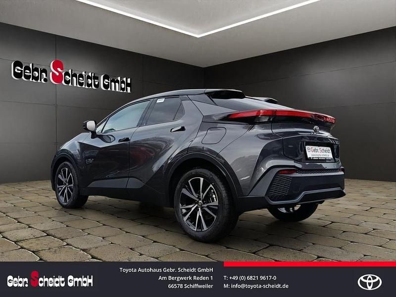 Gebraucht Toyota C-HR 140 PS (102 kW) 2025 Grau SUV