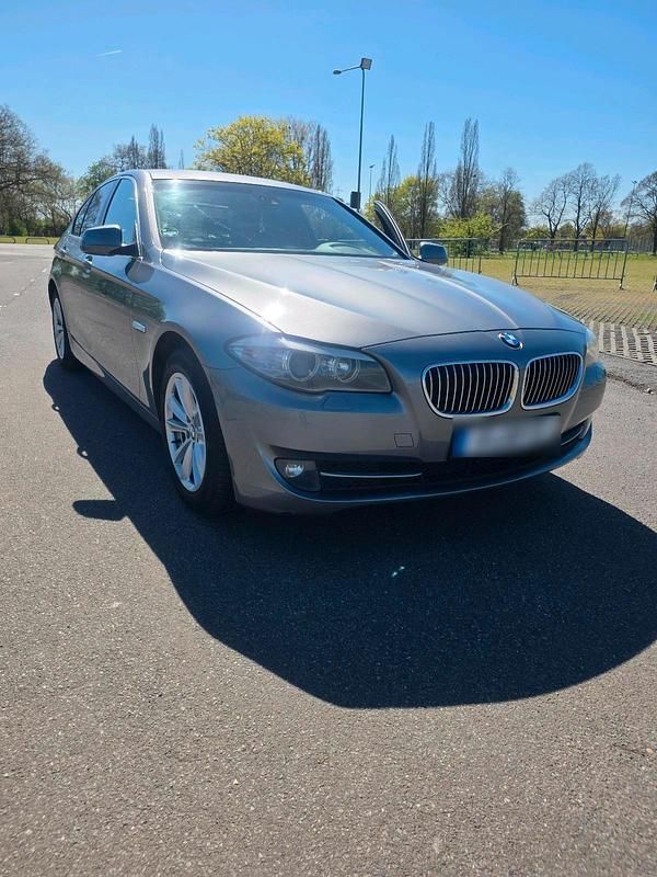 Second-hand BMW 523 204 CP (150 kW) 2010 Gri Berlinǎ