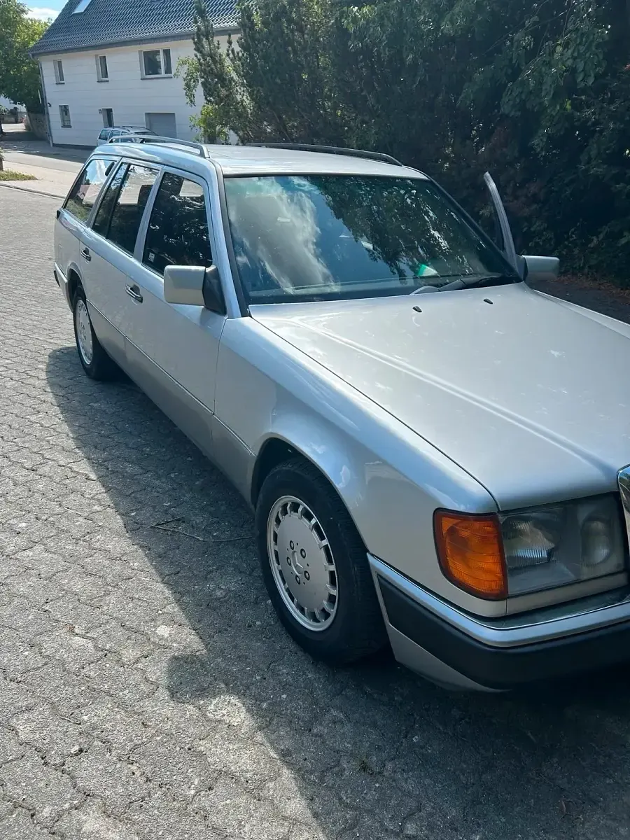 Gebraucht Mercedes 300 180 PS (132 kW) 1992 Silber Kombi