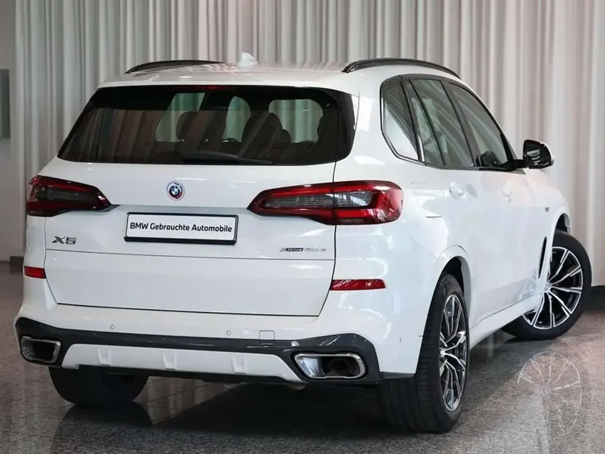 Gebraucht BMW X5 M Sport 286 PS (210 kW) 2023 Alpinweiß uni SUV