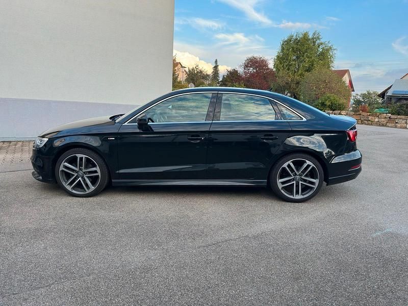 Schwarz Gebraucht 2019 Audi A3 Sport Limousine | 19.000 € (Fairer Preis) - Bild 1/4