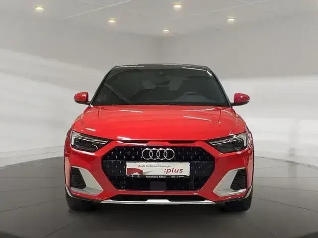 Gebraucht Audi A1 Ambiente 116 PS (85 kW) 2020 Misanorot perleffekt SUV