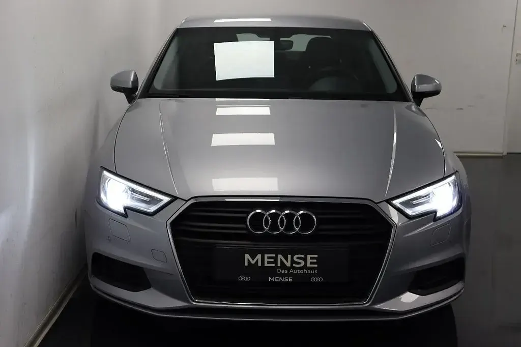 Gebraucht Audi A3 Design 116 PS (85 kW) 2020 Florettsilber Limousine