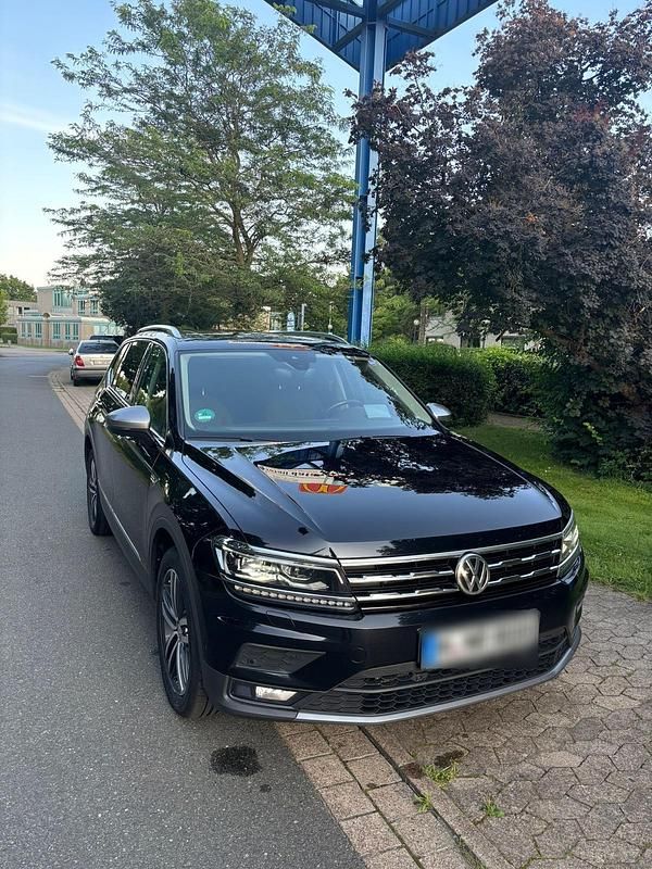 Gebraucht VW Tiguan 190 PS (139 kW) 2021 Schwarz SUV