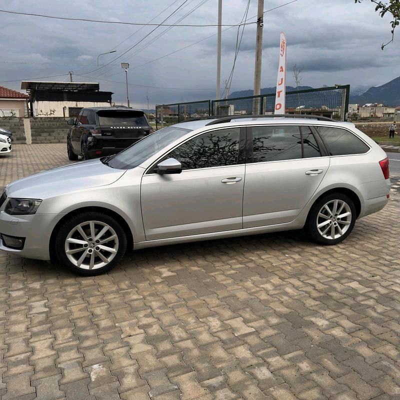 Gebraucht Skoda Octavia 150 PS (110 kW) 2014 Silber Kleinwagen