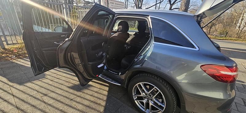 Gebraucht Mercedes GLC250 204 PS (150 kW) 2017 Grau SUV