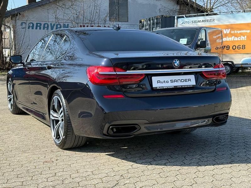 Gebraucht BMW 750 M Sport 400 PS (294 kW) 2019 Schwarz Limousine