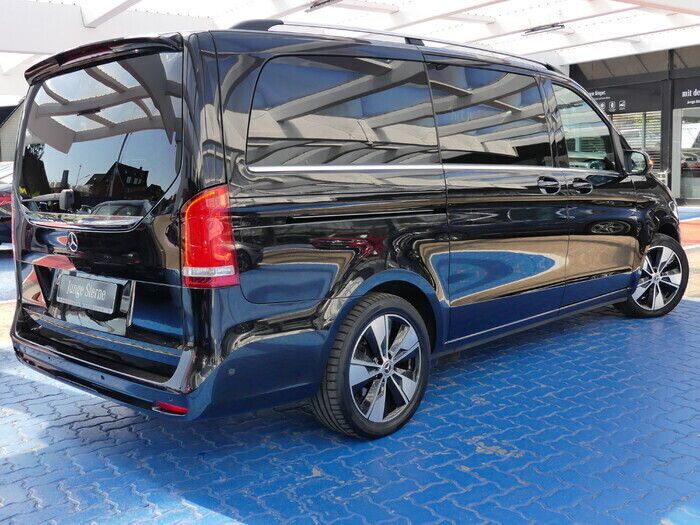 Gebraucht Mercedes V300 AMG 237 PS (174 kW) 2021 Obsidianschwarz metallic Van / Kleinbus