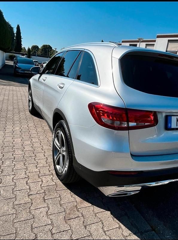 Silber Gebraucht 2015 Mercedes GLC220 SUV | 19.000 € (Guter Preis) - Bild 1/4