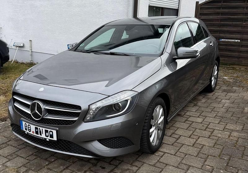 Gebraucht 2012 Mercedes A180 Limousine | 9.600 € (Fairer Preis) - Bild 1/4