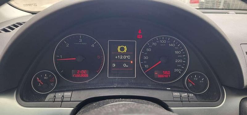 Gebraucht Audi A4 163 PS (119 kW) 2005 Blau Kombi