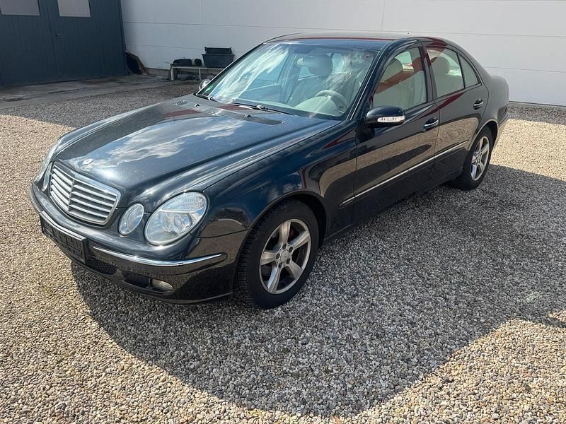 Gebraucht Mercedes E220 150 PS (110 kW) 2004 Limousine