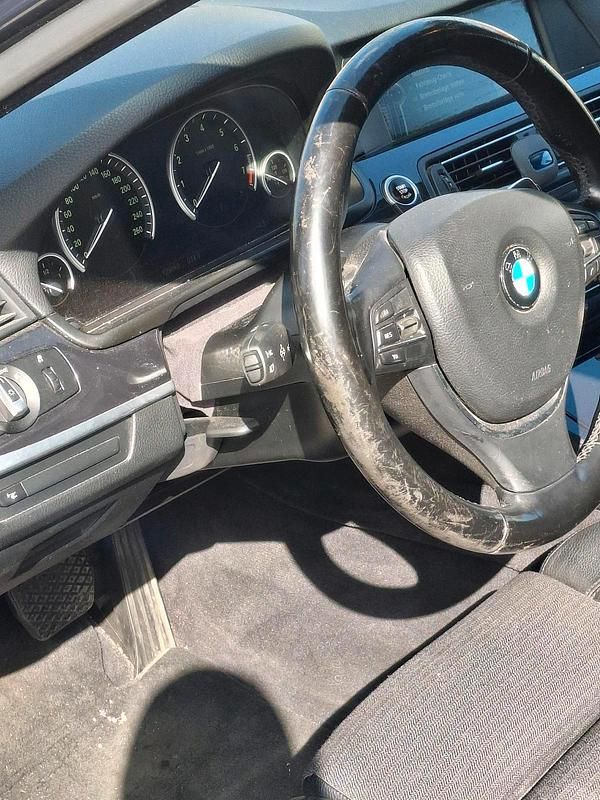 Gebraucht BMW 535 306 PS (225 kW) 2012 Blau Kombi