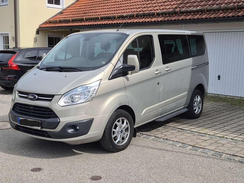 Gold Gebraucht 2013 Ford Tourneo Custom Trend Van / Kleinbus | 10.900 € (Fairer Preis) - Bild 1/4