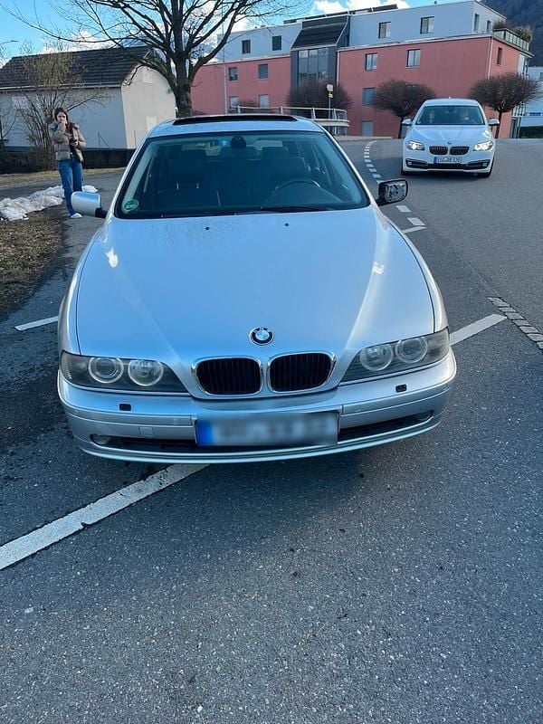 Gebraucht BMW 530 193 PS (141 kW) 2003 Silber Kombi
