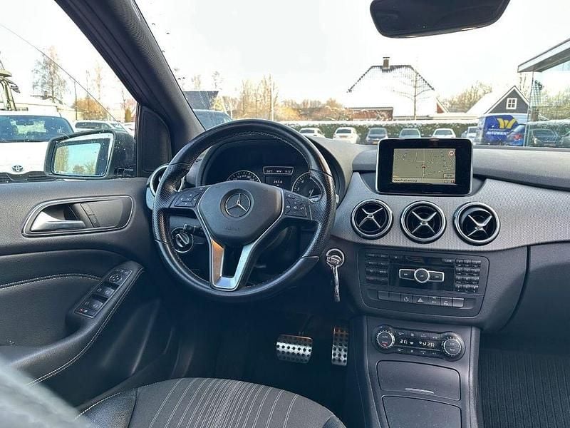 Gebraucht Mercedes B200 Ambition 156 PS (114 kW) 2013 Grau Van / Kleinbus