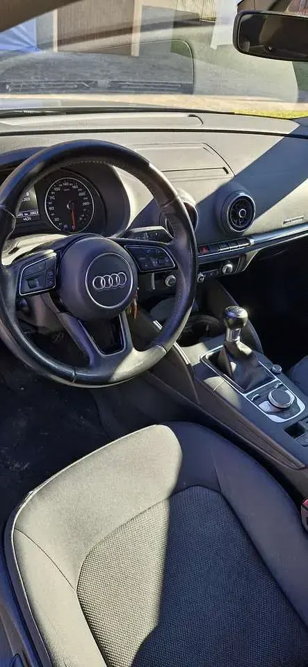 Gebraucht Audi A3 Business 150 PS (110 kW) 2018 Grau Limousine