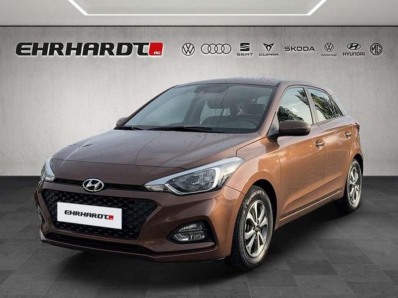 Cashmere brown metallic Gebraucht 2018 Hyundai i20 Trend Kleinwagen | 12.590 € (Fairer Preis) - Bild 1/3