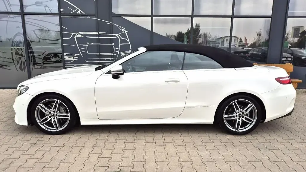 Usado Mercedes E220 AMG line 194 CV (142 kW) 2017 Blanco Descapotable