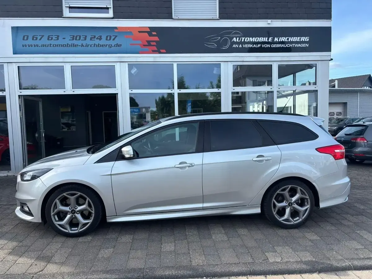 Gebraucht Ford Focus Sport 250 PS (183 kW) 2016 Silber Kombi