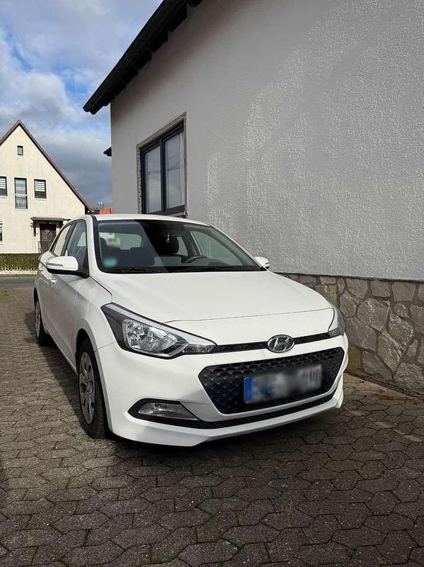 Gebraucht 2016 Hyundai i20 GO! Limousine | 5.900 € (Fairer Preis) - Bild 1/4