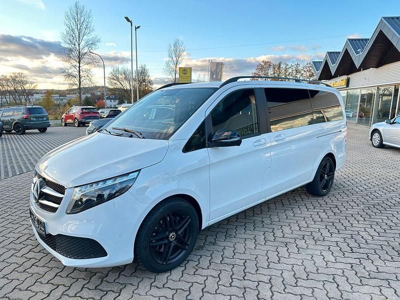 Weiß Gebraucht 2023 Mercedes V300 Edition Van / Kleinbus | 53.900 € (Guter Preis) - Bild 1/4