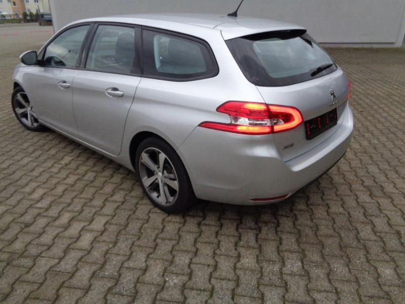 Gebraucht Peugeot 308 120 PS (88 kW) 2017 Silber Kombi